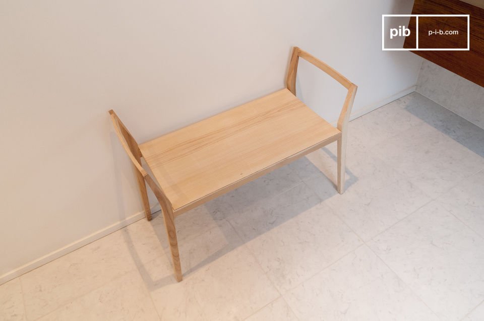 Eine praktische Sitzgelegenheit in der schlichten Eleganz skandinavischen Designs