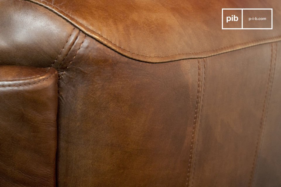 Couch im Fliegerstil aus 100% genarbtem Leder