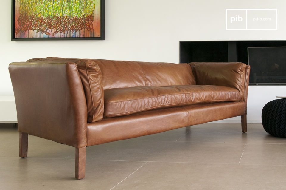 Ein harmonisch gestaltetes Sofa mit skandinavischem Look.