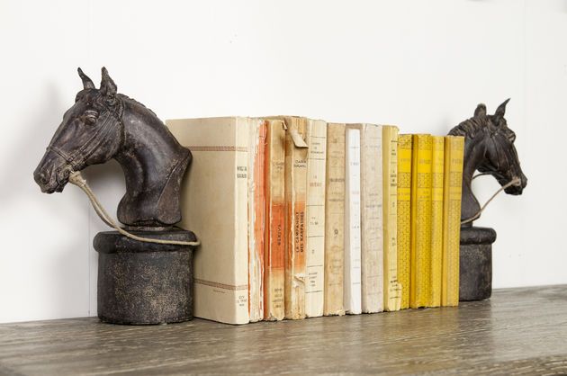 Ein Paar Pferde-Bücherstützen