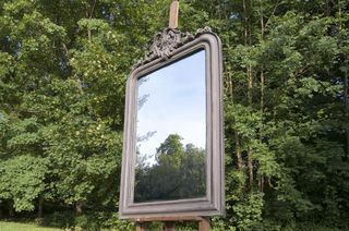 Großer Spiegel Senlis
