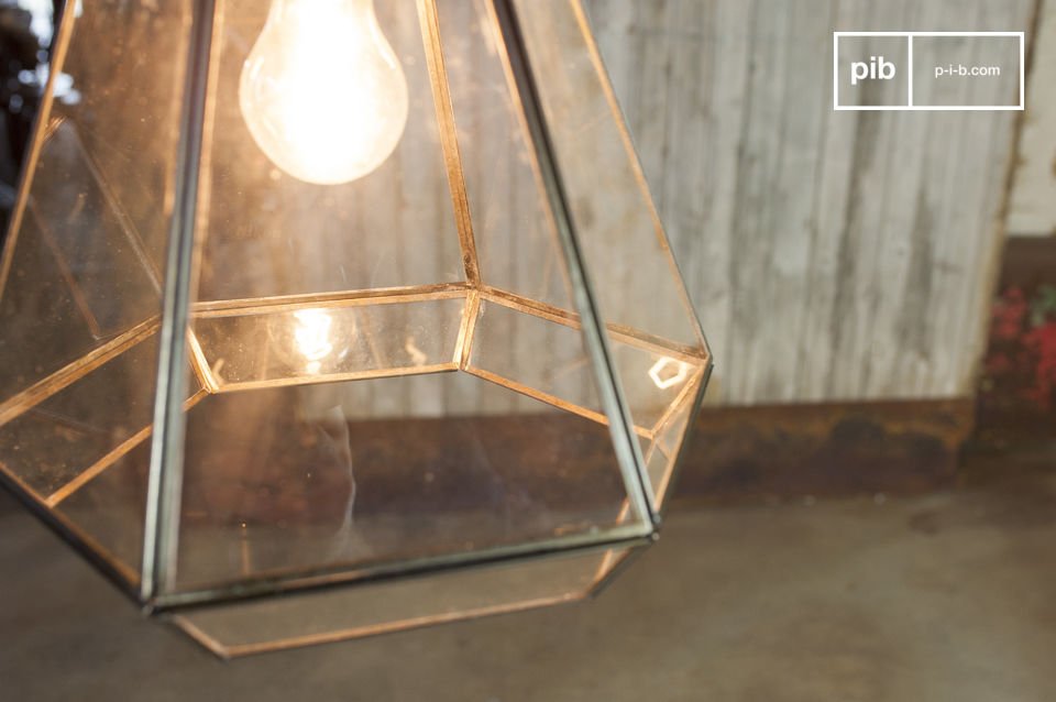Die Hängeleuchte Trapèze aus Glas im retro Stil bringt einen ausergewöhnlichen Flair in Ihr