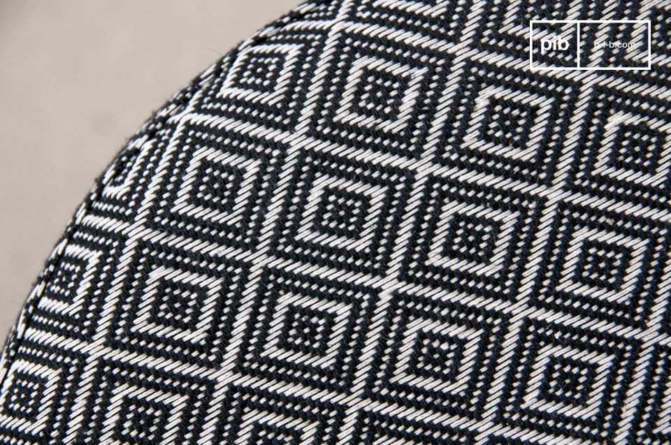 Elegante schwarz-weiße Weberei mit geometrischen Mustern.