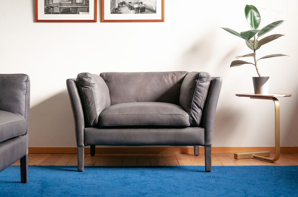 Ein Sessel, der sowohl elegant als auch sehr bequem ist