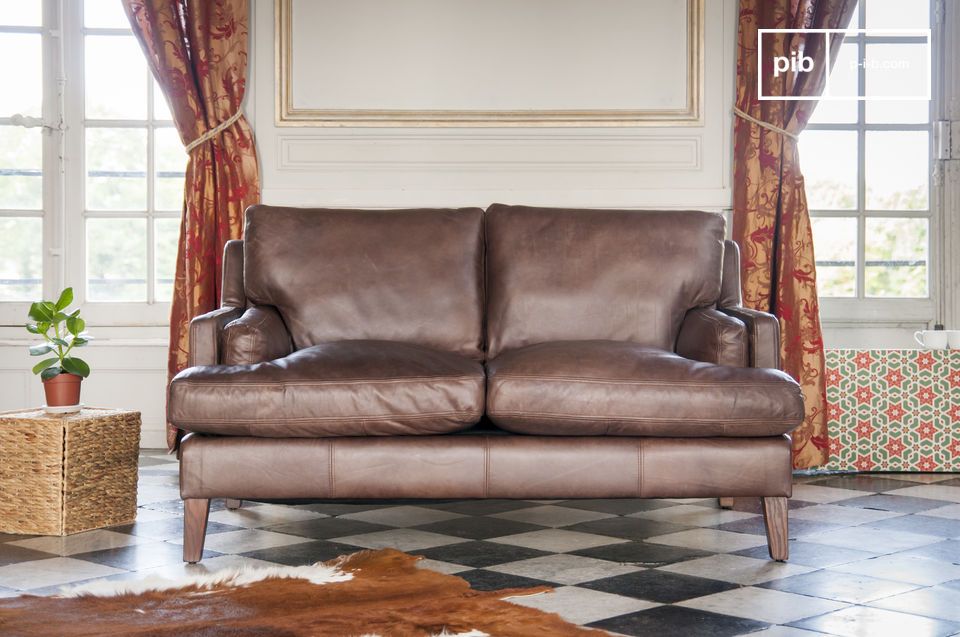 Ein Sofa mit einem zeitlosen Stil, der Qualität und Charakter vereint.