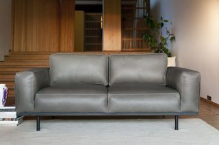 Mandel Sofa aus grauem Leder