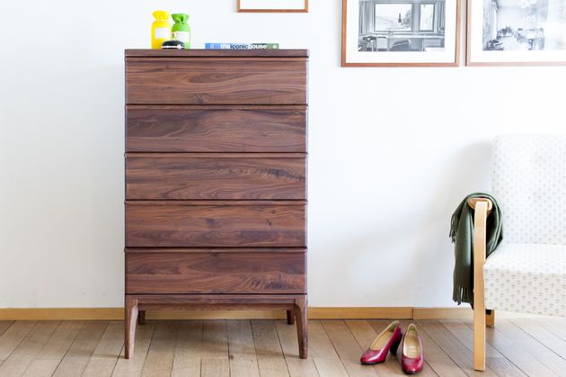 Nussbaum Sideboard Hemët mit 5 Schubladen