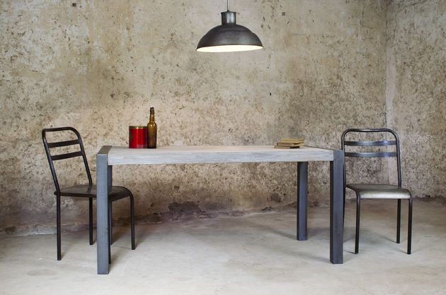 Recycelter Tisch aus Teakholz