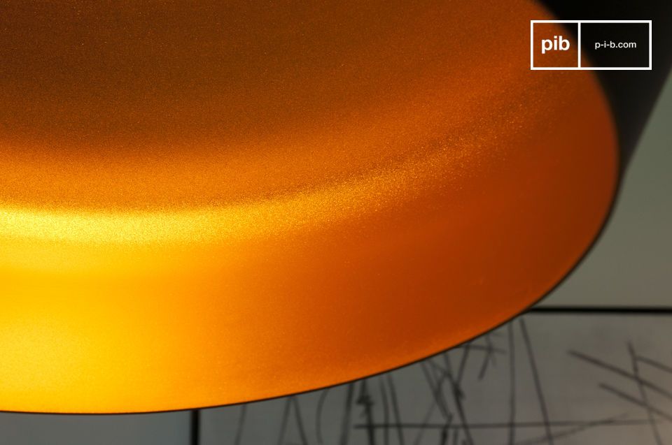 Erhabene Innenseite der Aufhängung aus einem metallischen Orange mit goldenem Effekt.