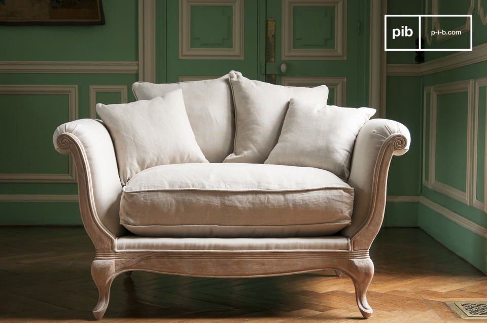 Schenken Sie sich mit den fünf großen Kissen des Sessels Grand Trianon Komfort