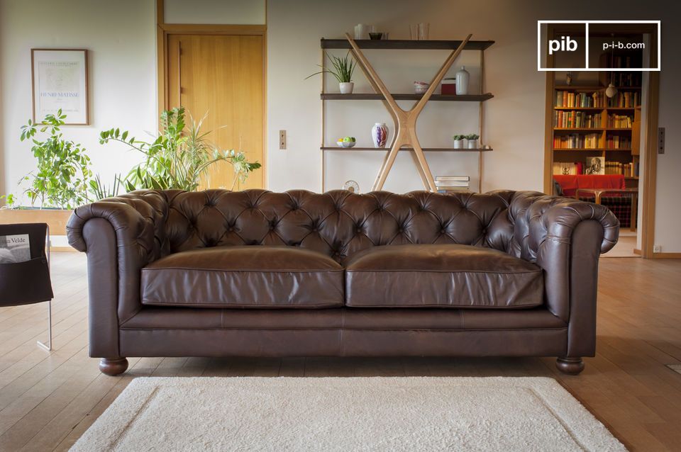 Ein imposantes Sofa von außergewöhnlicher Qualität.
