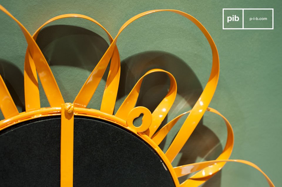 Der Spiegel Aurinko ist ein würdiger Vertreter des skandinavischen Design der zweiten Hälfte des