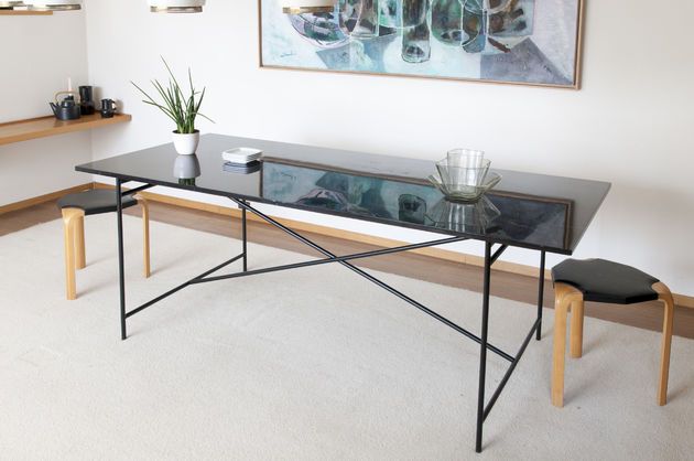 Tisch aus schwarzem Marmor Thorning